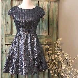 B. Darlin Grey Sequin cocktail dress. Size 5/6